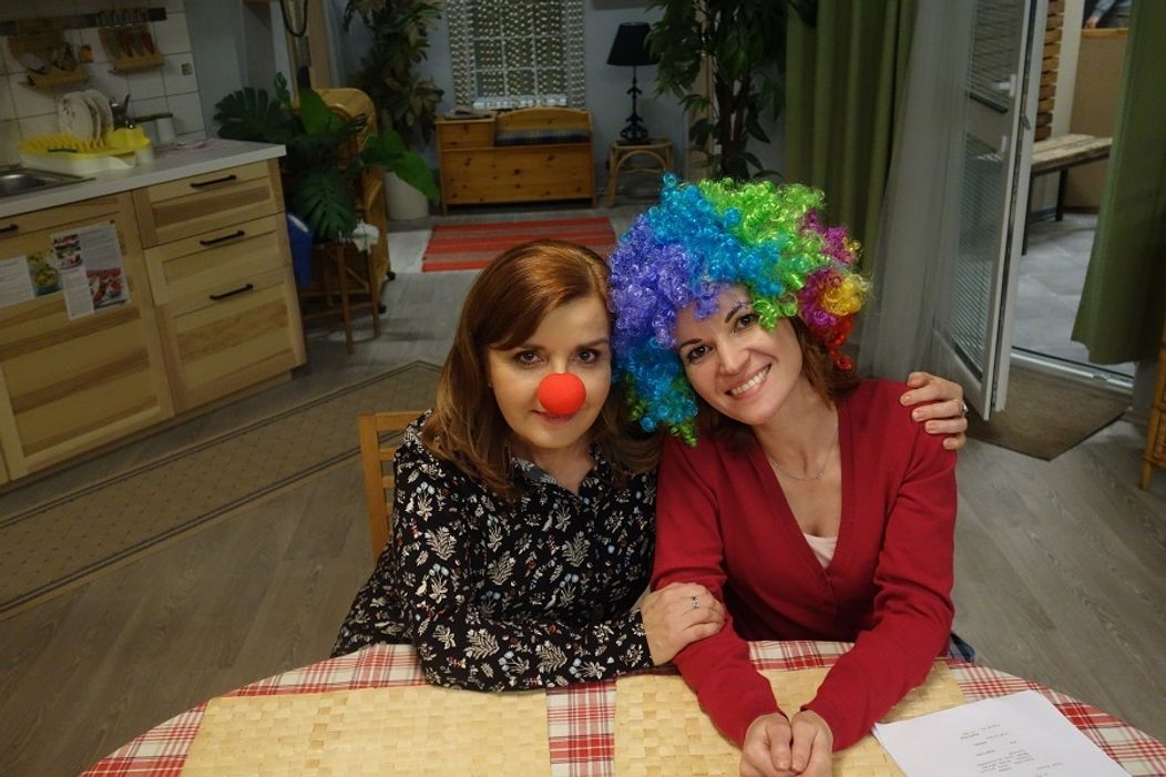 Aj Zuzana s Viki si vyskúšali si klaunské rekvizity
