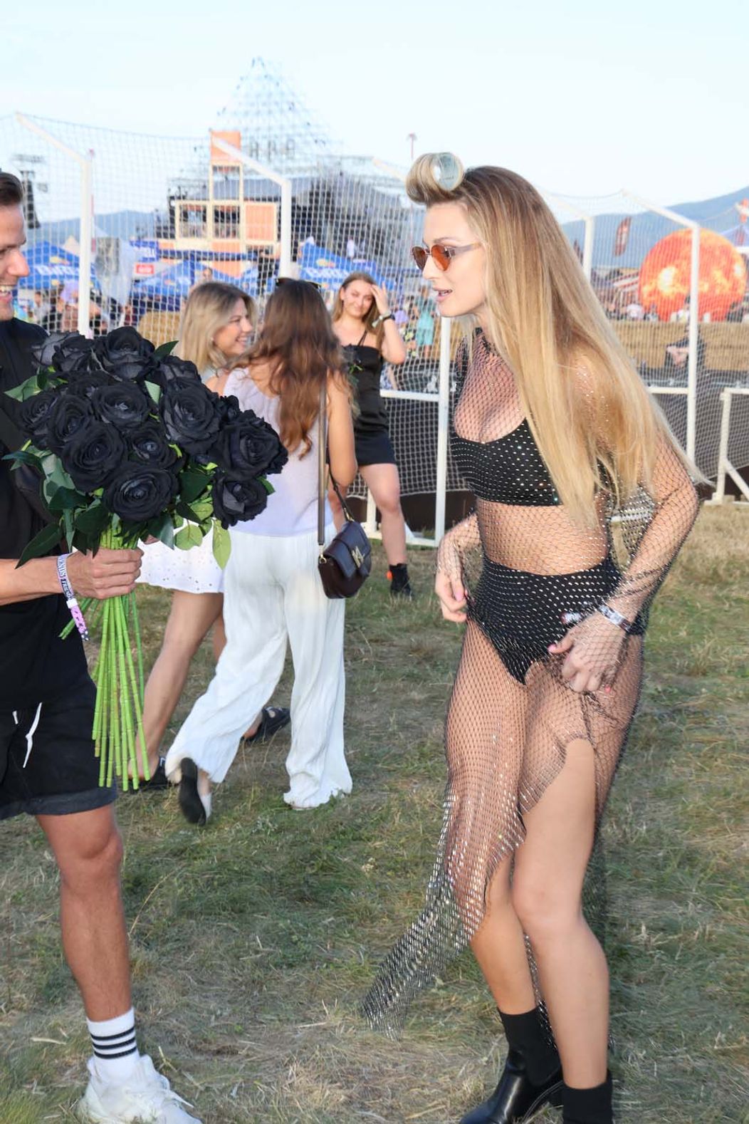 Radko na festivale Grape rozdával ruže a vymenil si bozky s Marcelou