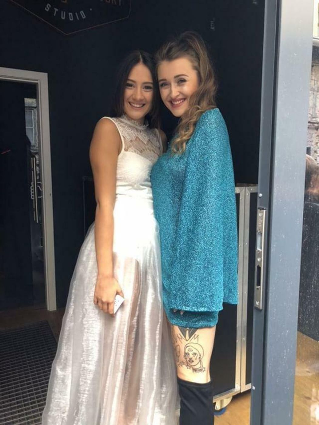 Eliška so speváčkou Sharlottou na krste songu El Latino.