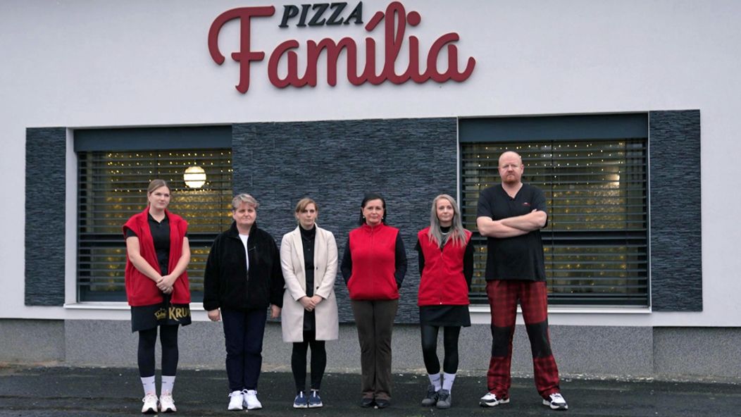 Na nože - Pizza Família