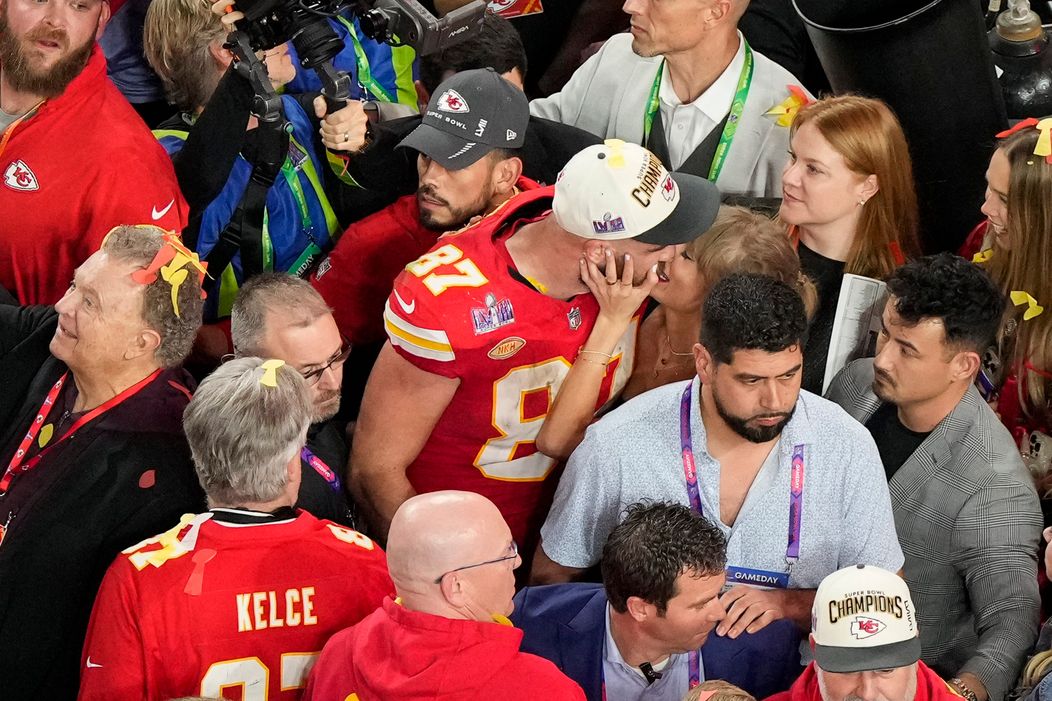 Taylor Swift s Blake Lively na Super Bowl