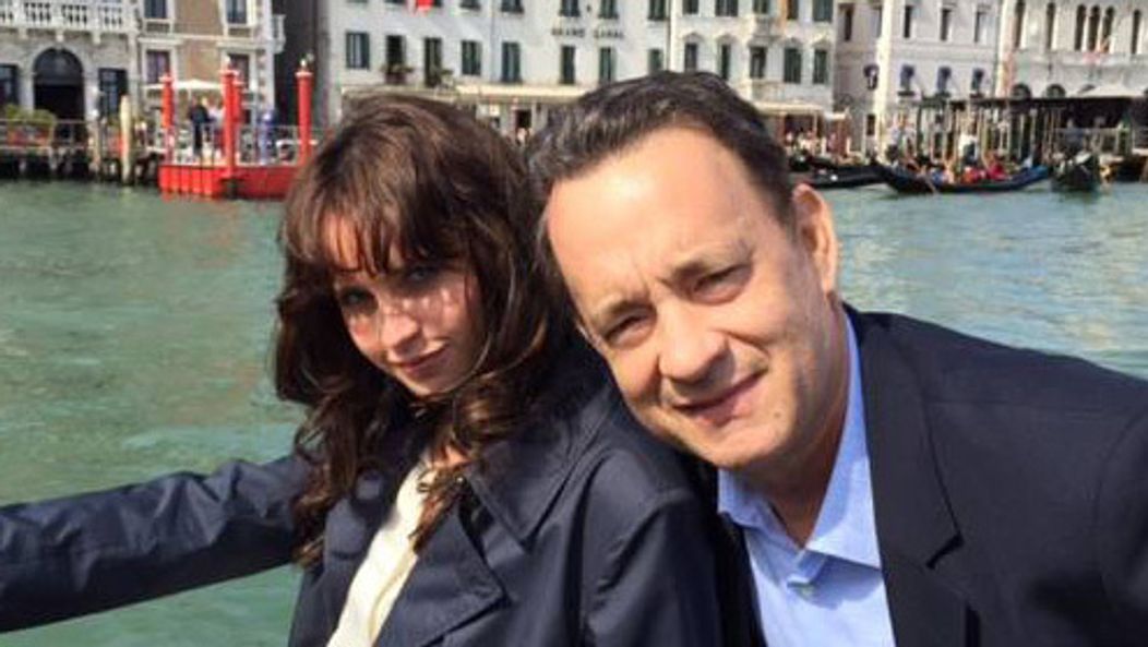 Tom Hanks a Felicity Jones na pľaci