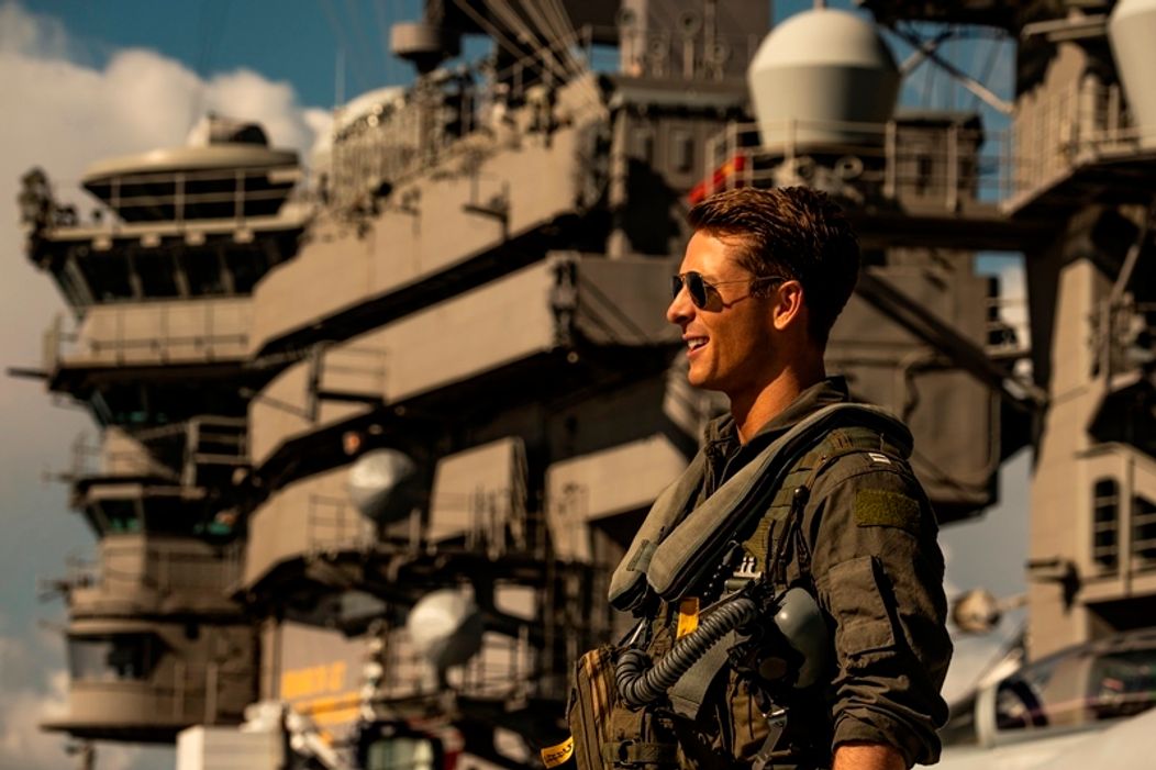 Glen Powell vo filme Top Gun: Maverick