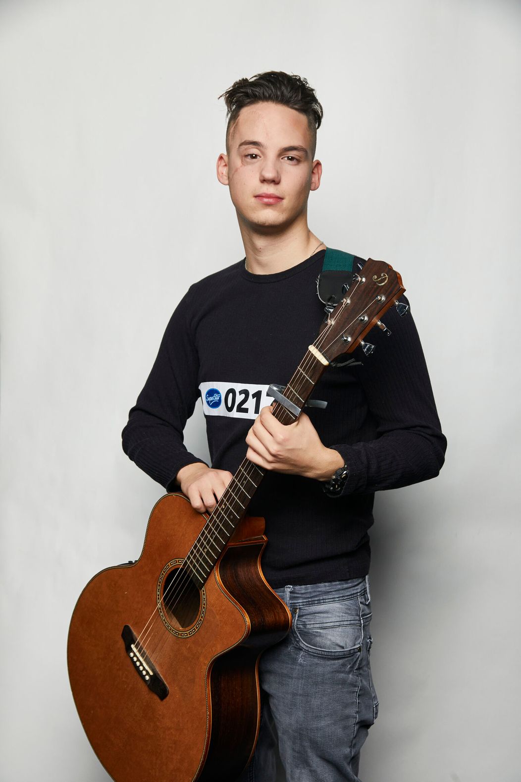 Raúl Jiménez z Wolverhamptonu oslavuje gól na pôde Tottenhamu.