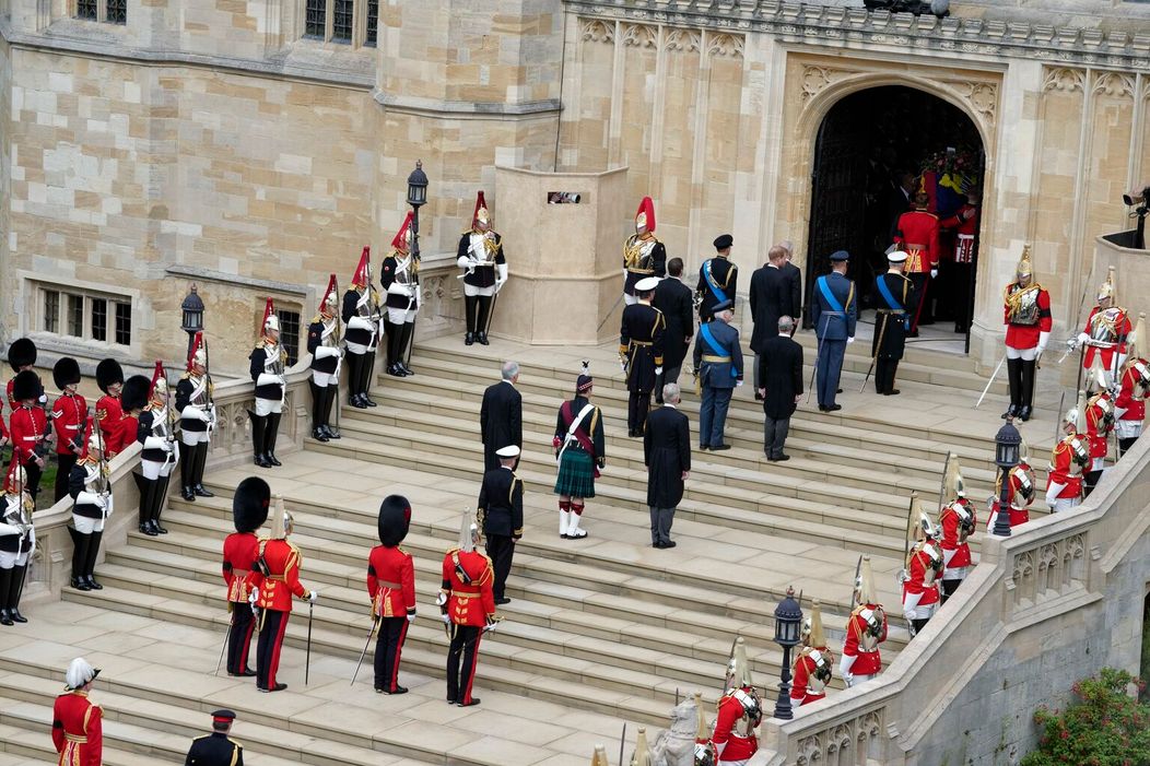 Sprievod sa presunul na hrad Windsor