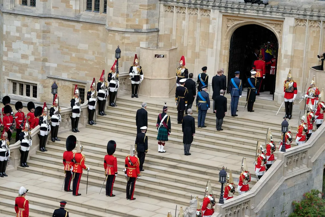 Sprievod sa presunul na hrad Windsor