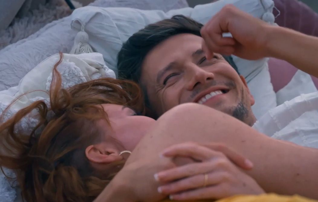Mary a Jan sa zblížili na rande