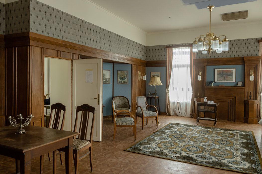Dunaj, k vašim službám - salón u Kučerovcov