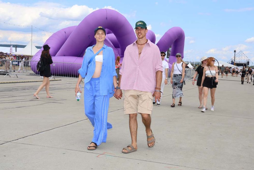 Adam Bardy s manželkou Bibi na festivale Grape