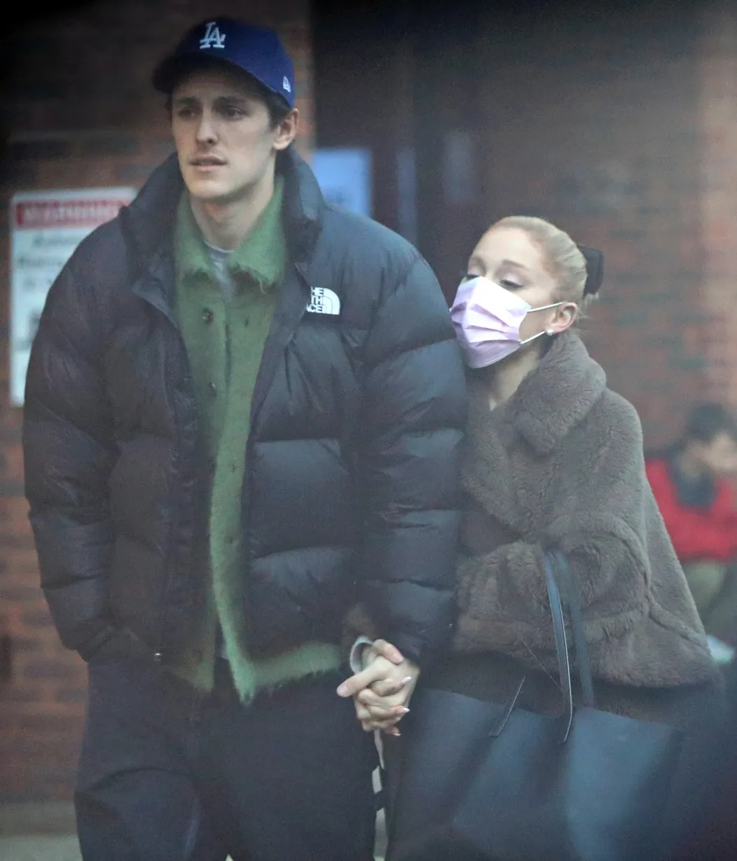 Ariana Grande a Dalton Gomez