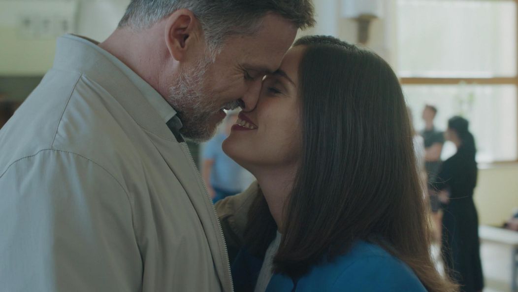 Júlia (Sarah Arató) sa z Andrejovej (Ján Koleník) bezprostrednosti tešila iba chvíľu.