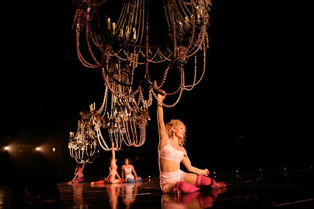 Chandelier Lucas Saporiti Costumes Dominique Lemieux 2015 Cirque du Soleil 