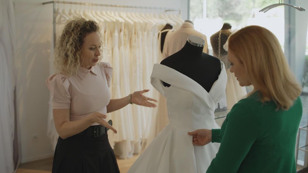 Beáta s Naďou a Kvetkou vyberá svadobné šaty