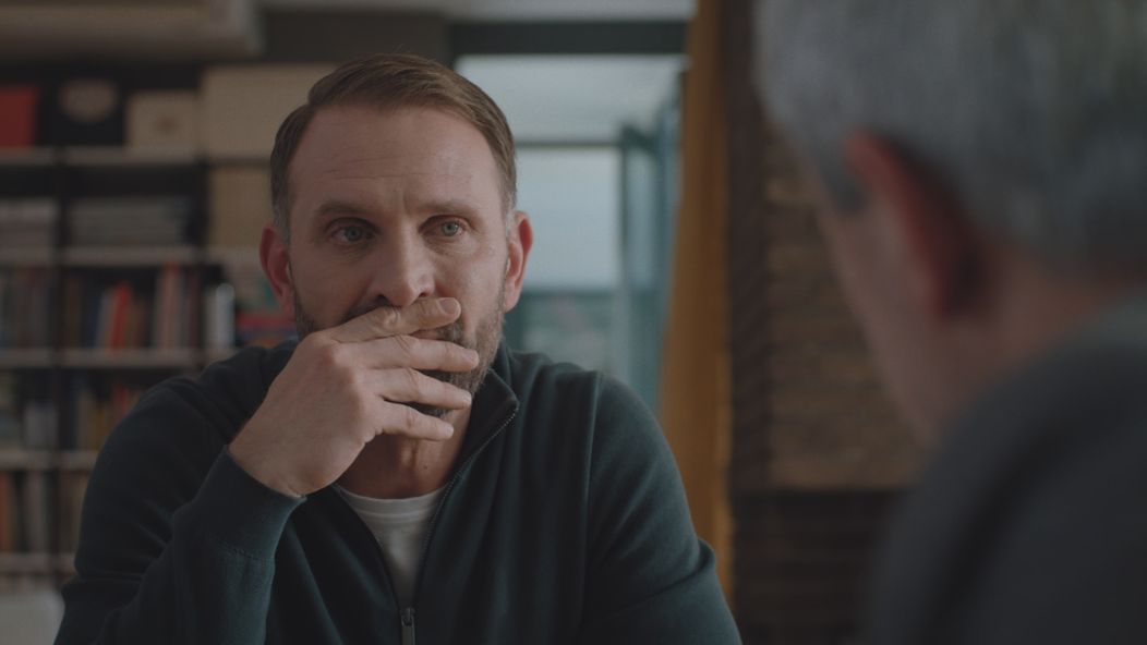 Andrej zistí detaily z Laurinej minulosti.