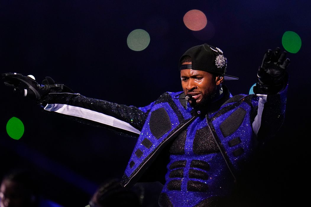 Usher ovládol Halftime Show