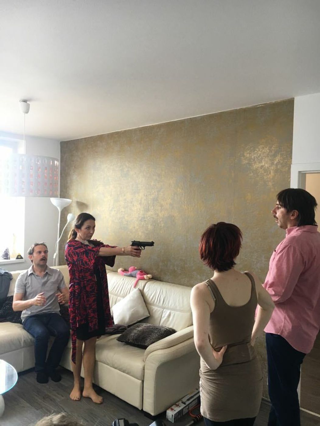 Heňa Mičkovicová v Kredenci