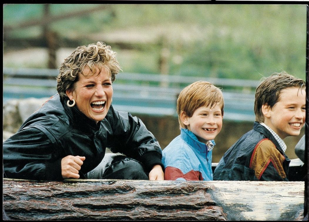 Princezná Diana, princ Charles a princovia Harry a William, rok 1985