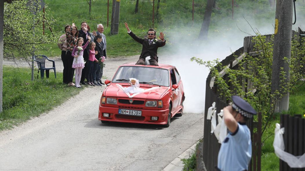 Brmbalík prichádza