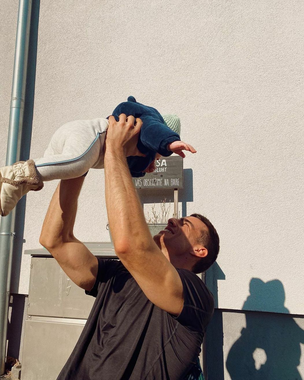 Adam Bardy so synčekom Alanom