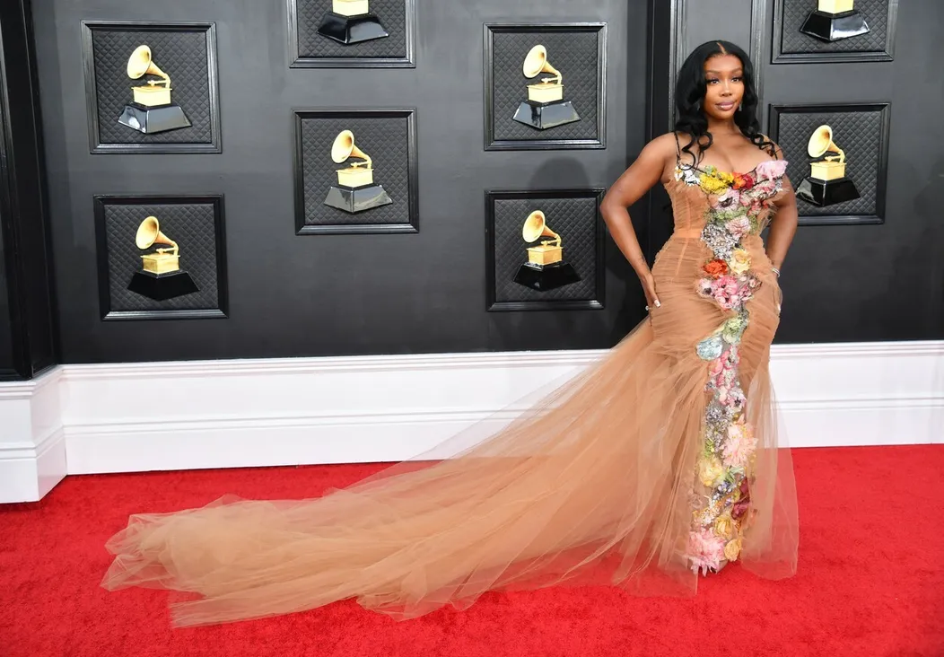 SZA na 64. ročníku udeľovania hudobných cien Grammy v Las Vegas