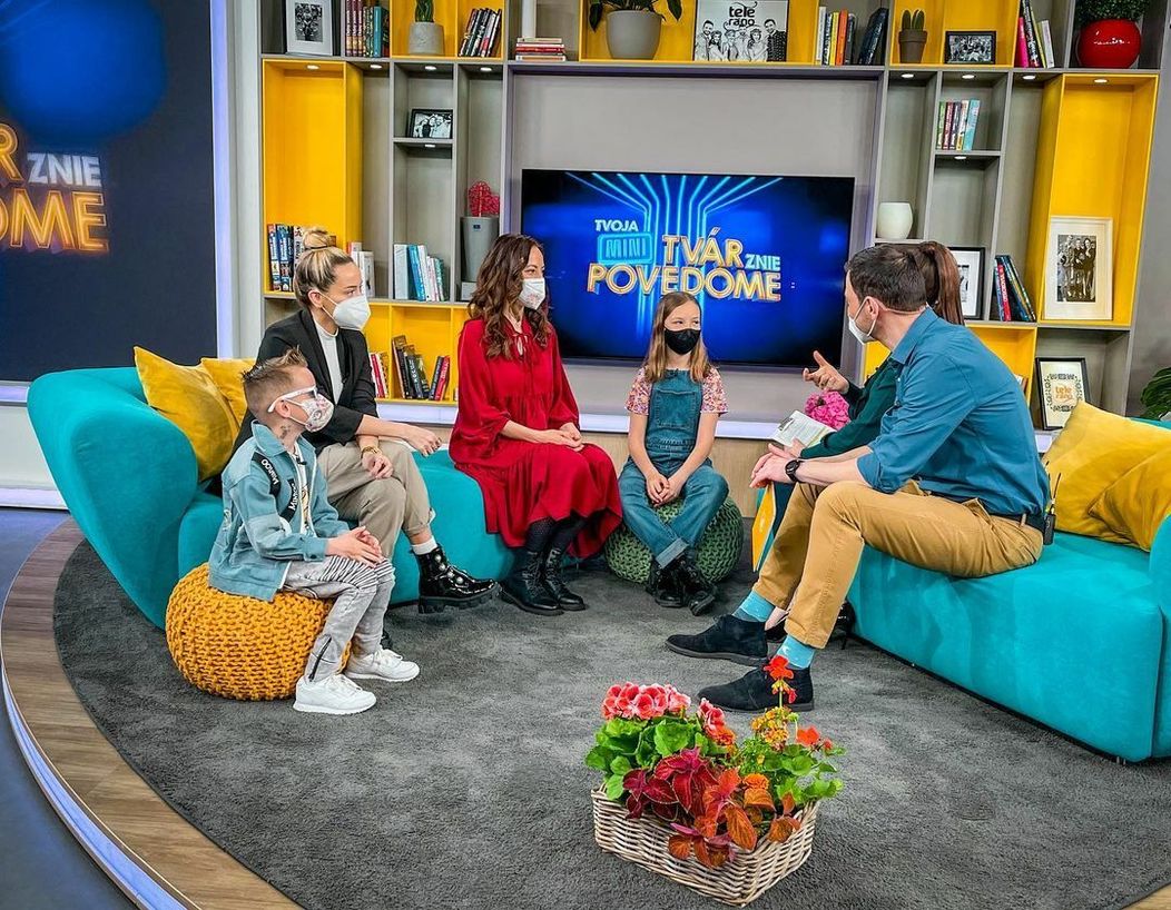 Peťko s Dominikou Mirgovou a Katka s Máriou Podhradskou v Teleráne