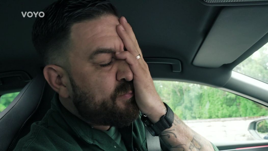 Na nože - martin si číta odpovede na recenzie zákazníkov