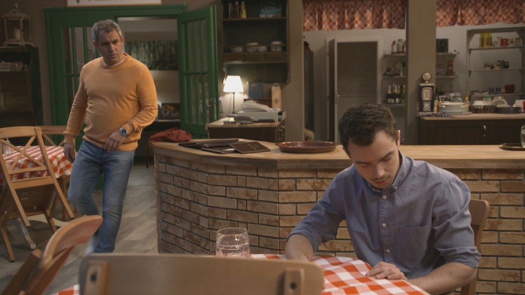 Ibaže Edo v tom čase už spal.