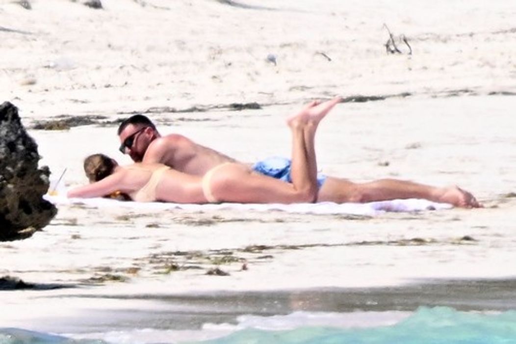 Taylor Swift a Travis Kelce na dovolenke na Bahamách