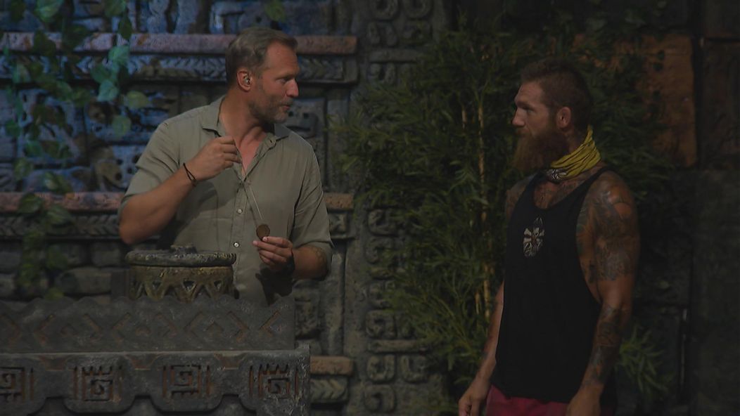 Pirát s Tomášom sa na kmeňovej rade navzájom ochránili individuálnymi imunitami. Oheň tak nakoniec zhasol Radkovi.