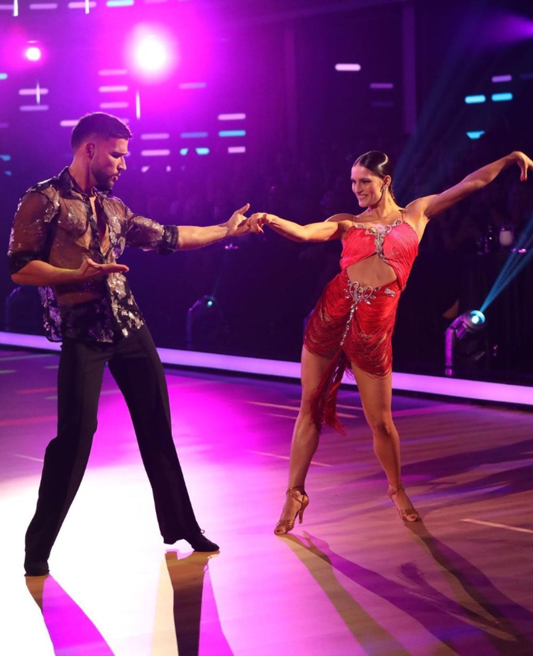 [piatok 13:23] Chovancova Lucia Marián Gáborík a Ivana Gáborík – Tango – Game of thrones Mario Cimarro a Vanesa Indrová – Paso doble – Desperado Richard Autner a Dominika Rošková – Qucikstep – Maska Milan Zimnýkoval a Radka Britaňáková – Rumba  – Avatar B