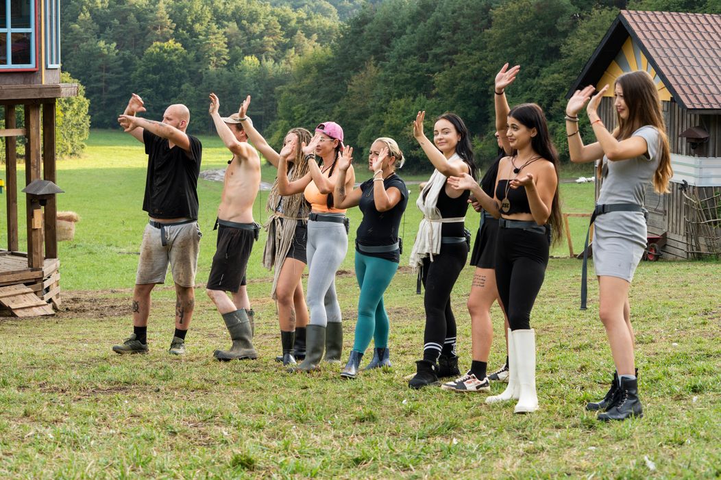 Do duelu ide Peter s Timom, Denis sa vrátil na Farmu