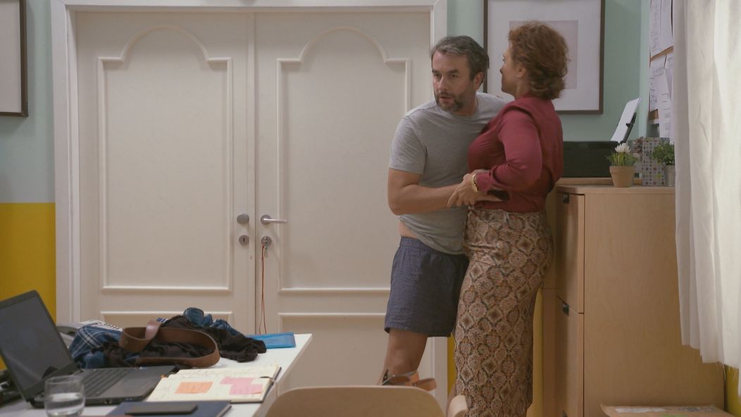 Ich tajné stretnutie má neočakávaných svedkov.