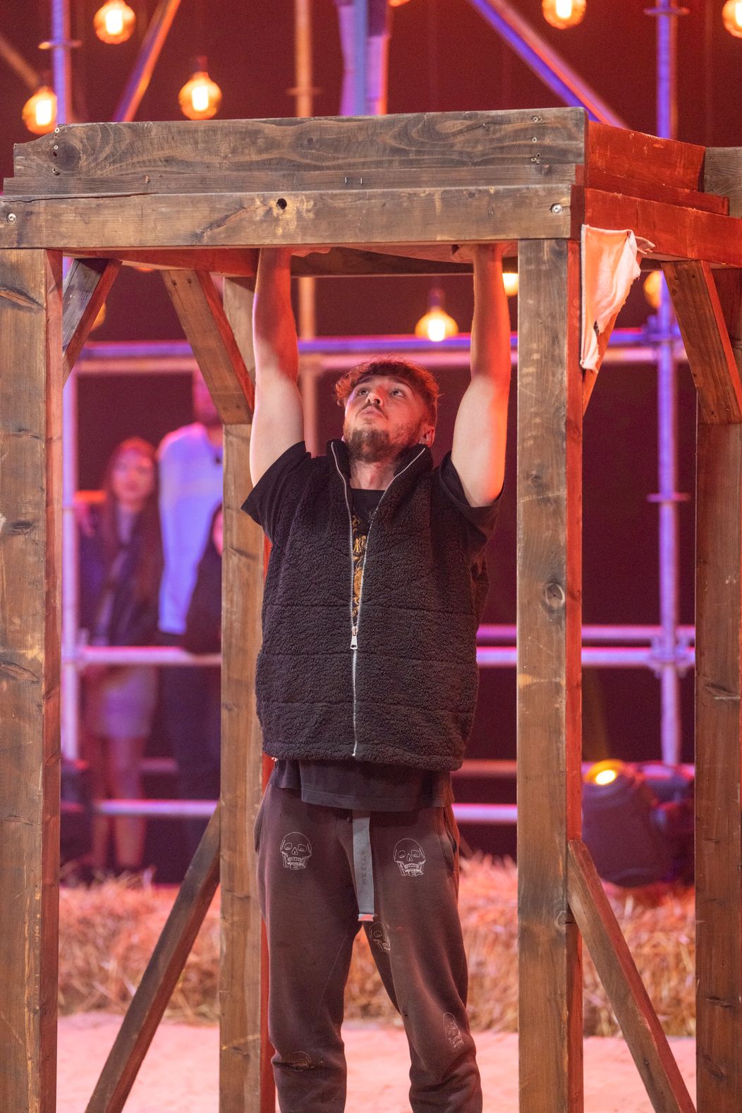 Hospodár platil málo, objavil sa šéfkuchár z Na nože a Denis porazil Luciu v dueli