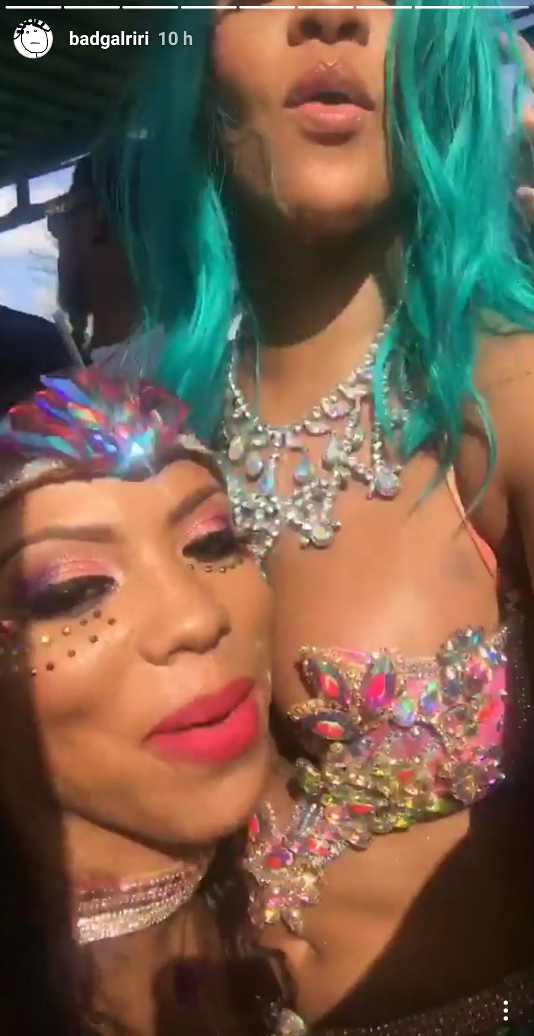 Rihanna to na karnevale roztočila