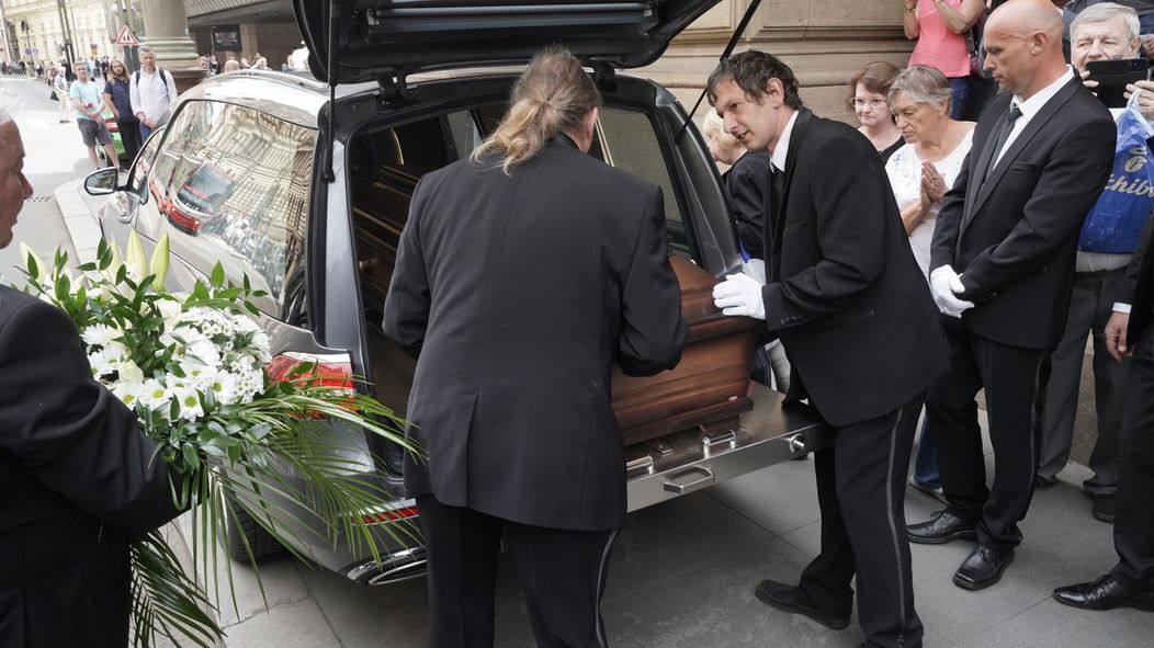 Posledná rozlúčka s Vlastimilom Harapesom