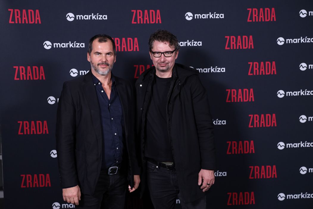 Premiéra seriálu Zrada