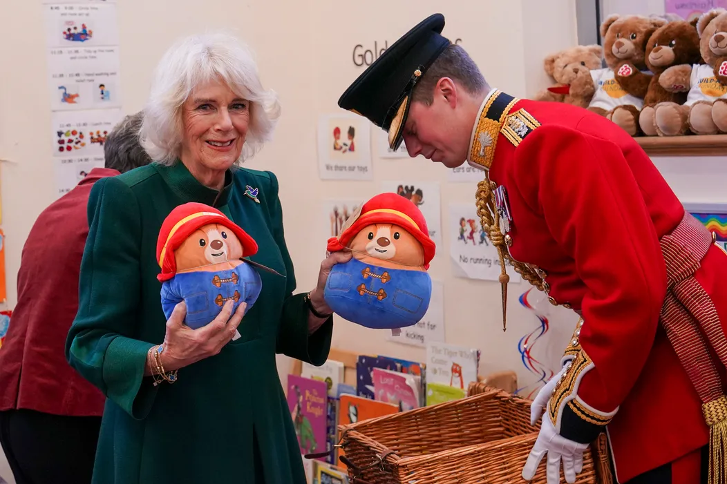 Camilla darovala deťom Paddingtonov