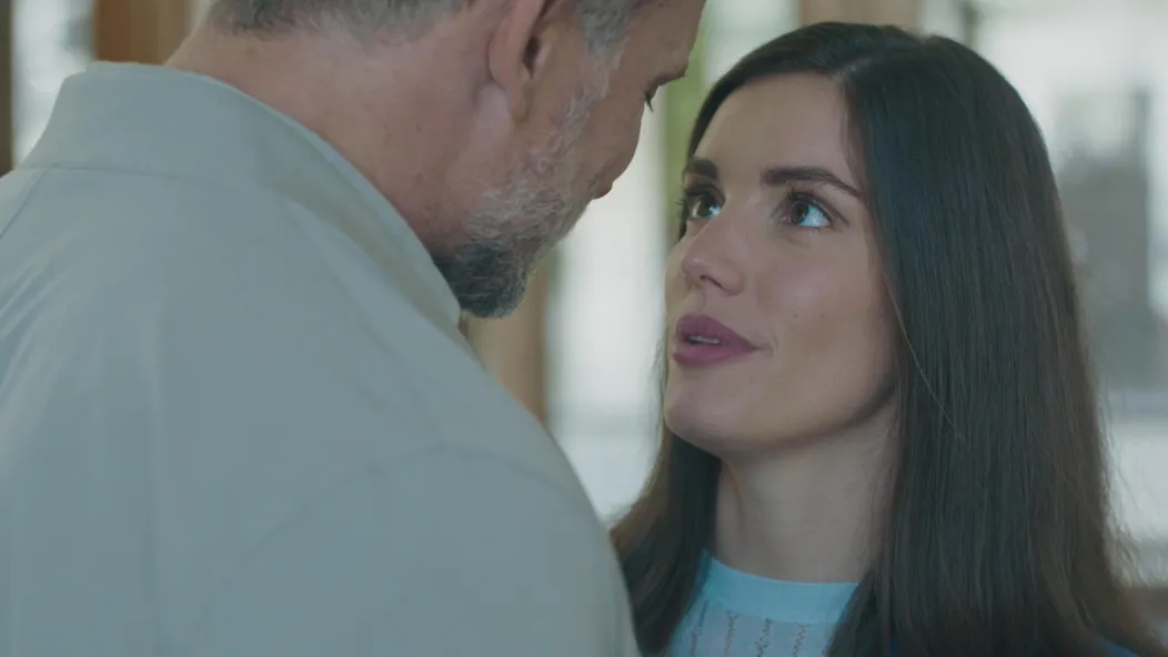 Júlia (Sarah Arató) sa z Andrejovej (Ján Koleník) bezprostrednosti tešila iba chvíľu.