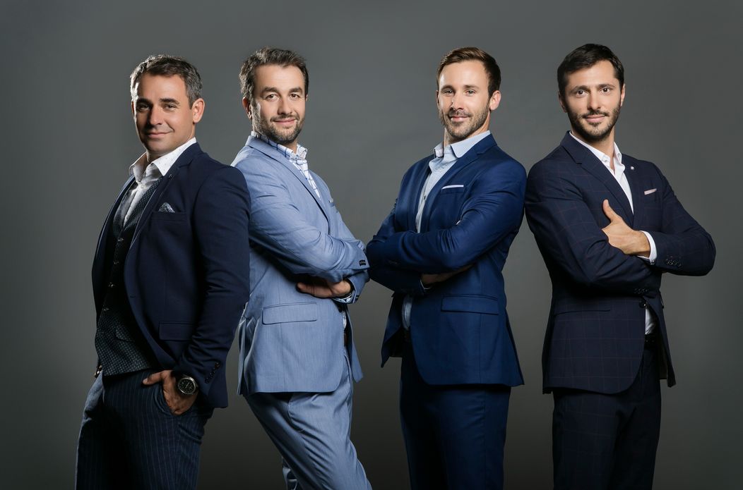 Prvé spoločné fotenie Oteckov 