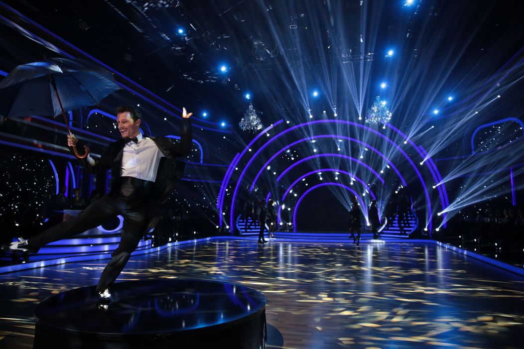 Fantastické úvodné číslo v podaní tanečníkov z Let's Dance