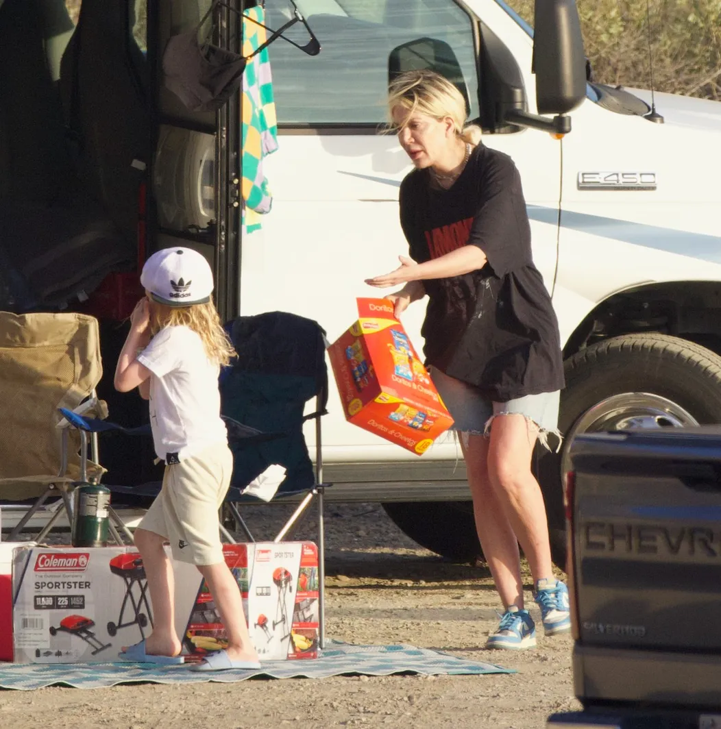 Tori Spelling žije s deťmi v karavane