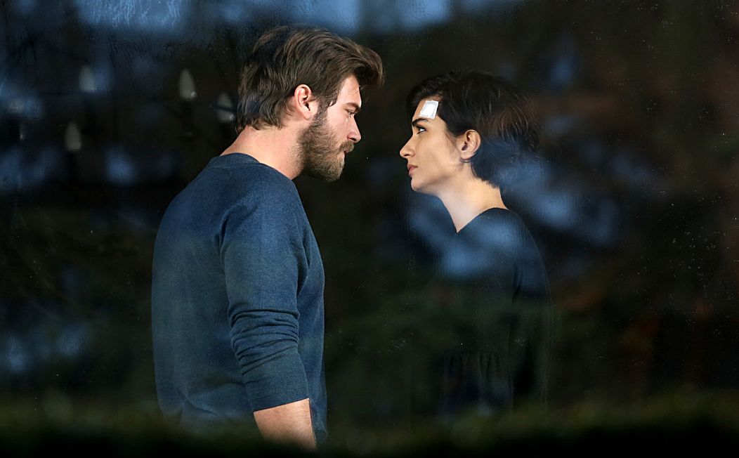 Corentin Tolisso (v strede) oslavuje so spoluhráčmi z Bayernu gól v dueli LM proti Atléticu.