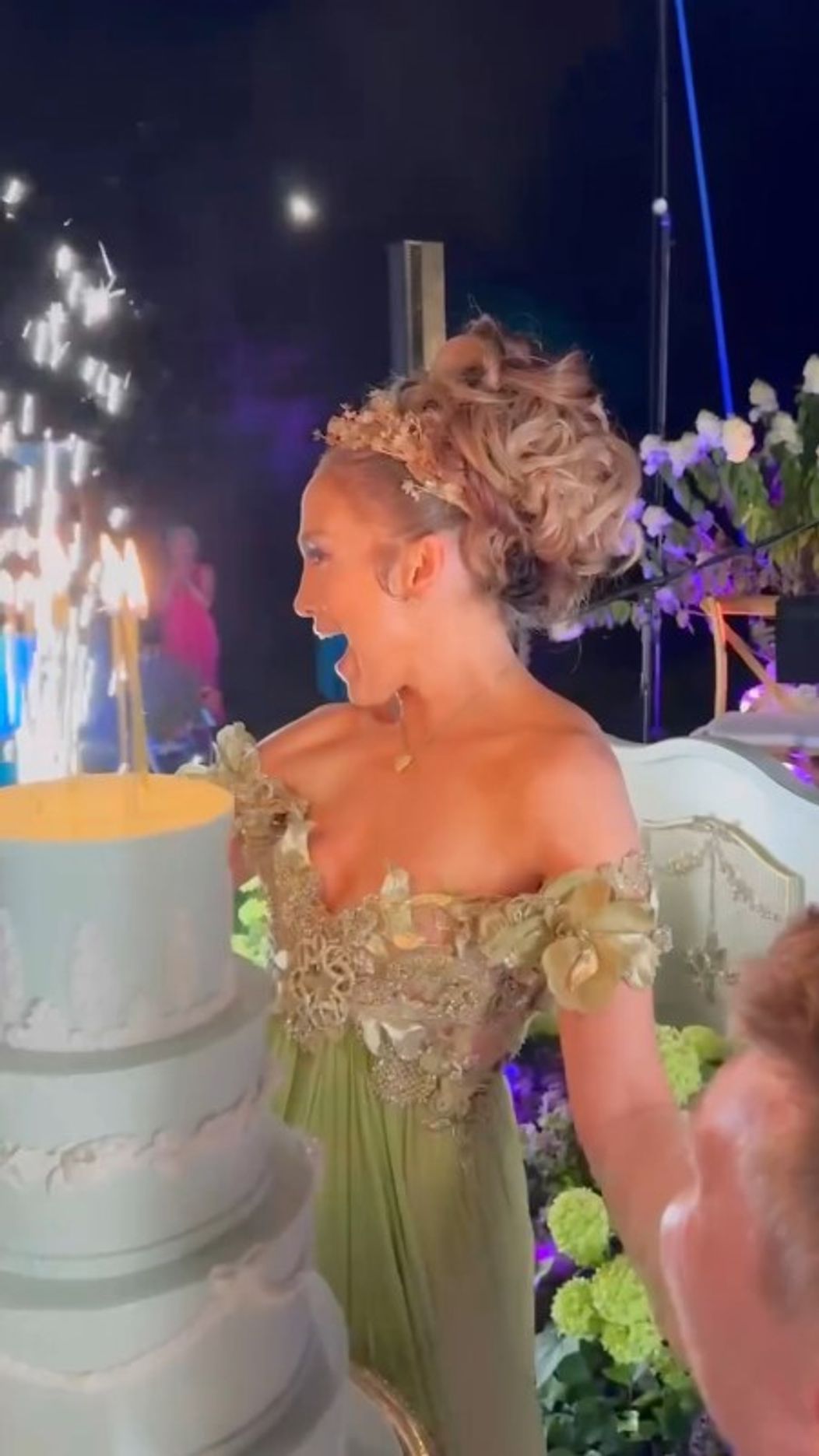 Jennifer Lopez oslávila 55. narodeniny na motív slávneho seriálu.