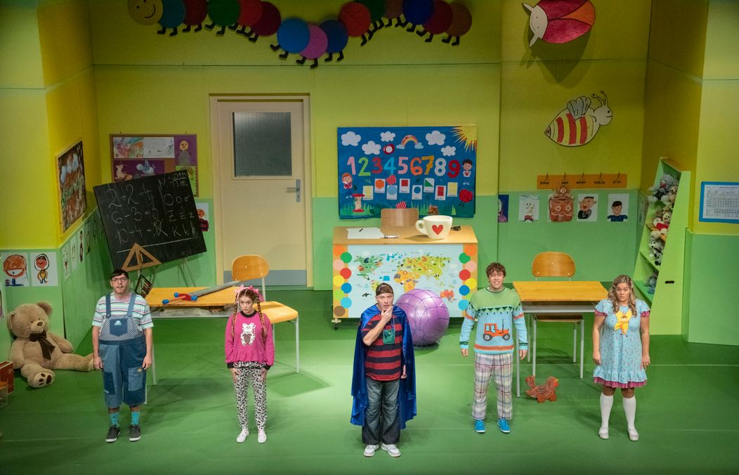 Dáš to! (zľava P. Plevčík, J. Lieskovská, M. Ochránek, V. Plevčík, A. Somorovská)