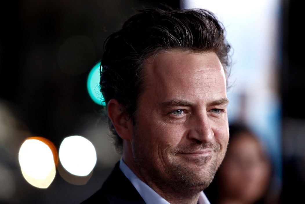 Zomrel Matthew Perry
