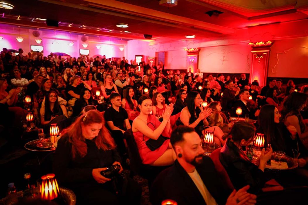 Slávnosté premietanie finále Ruže pre nevestu Česko