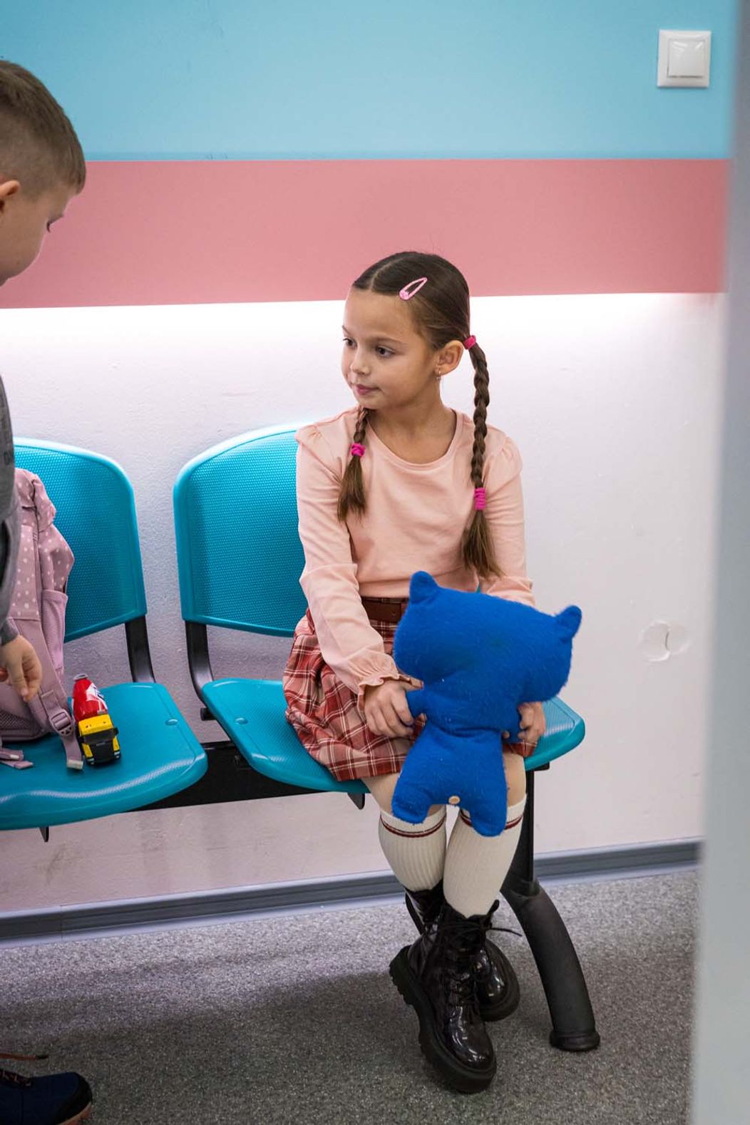 Hanka si už vybrala brata. Toto je on