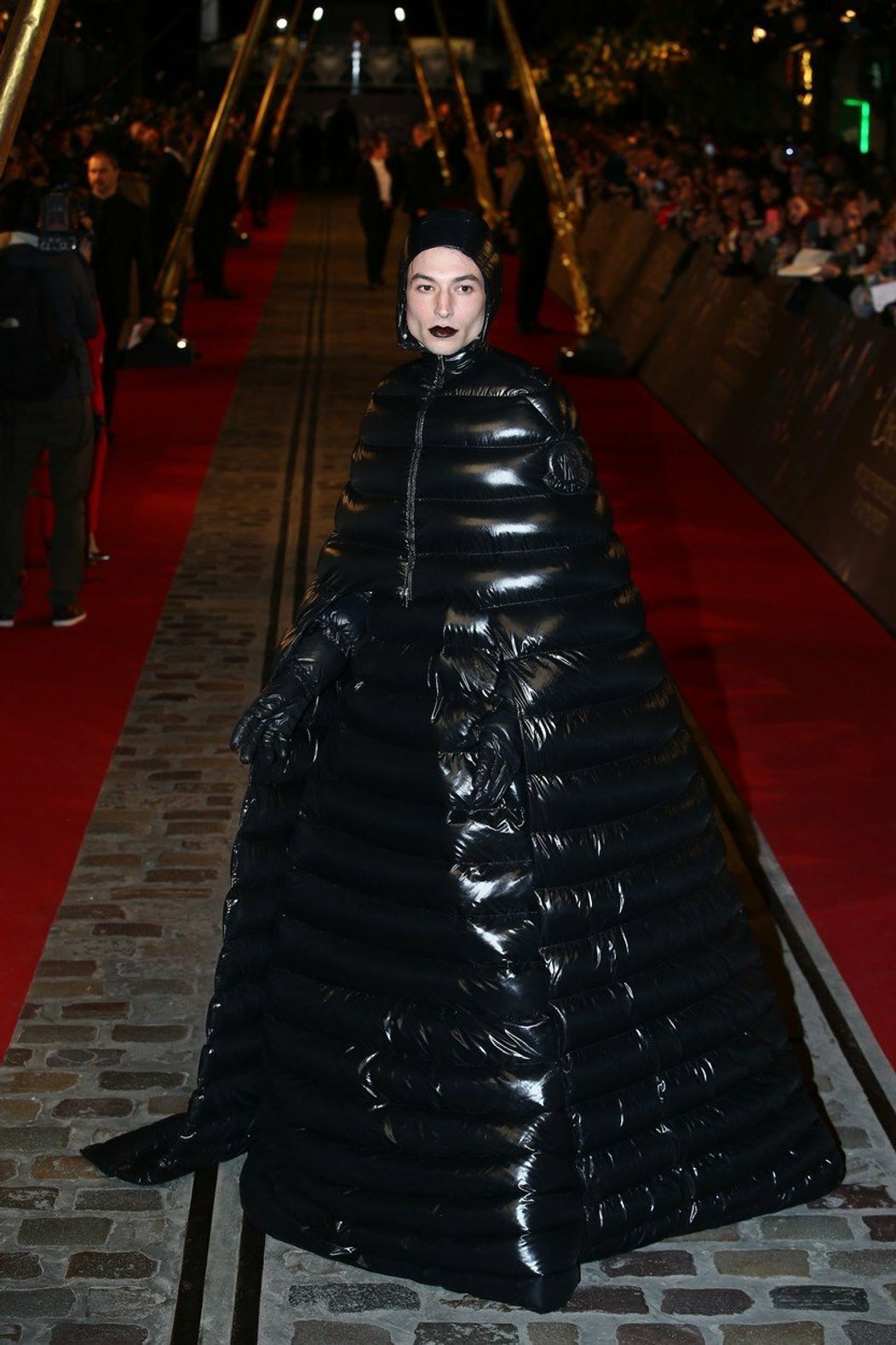 Ezra Miller na premiére snímky Fantastické zvery: Grindelwaldove zločiny