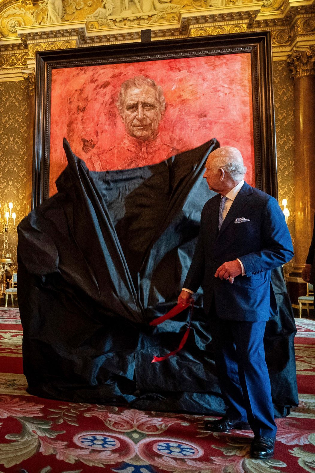 V Londýne predstavili prvý oficiálny portrét britského kráľa Karola III.