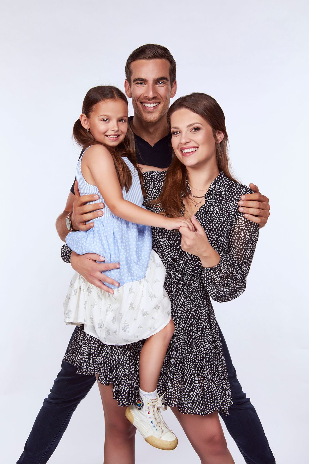 Martina Zábranská, Adam Bardy a Larisa Mižigar v Mame na prenájom